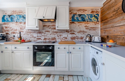 Pembroke House | Tenby Lodge - Three Bedroom House, Sleeps 6