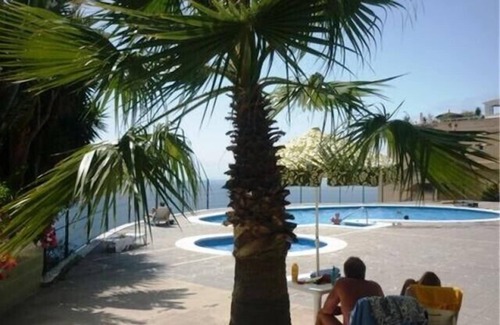 La Matanza de Acentejo Apartment | Tenerife '1 Million - $ - view' of Mount Teide and the North Coast. Dream pool