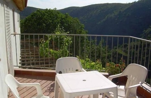 Laroya House | Tenguerengue