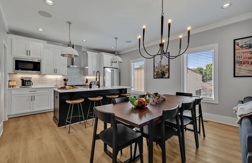 Berry Hill House | Tenor - Private Rooftop - 8 mins to Broadway