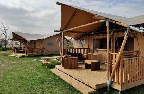 Bant House | Tent lodge near forest