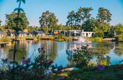 Mol House | Tent lodge with bathroom and airco, near a lake