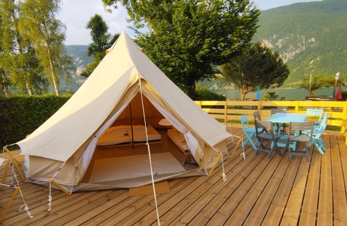 Novalaise RV Rental | Tent-Premium-Ensuite with Shower