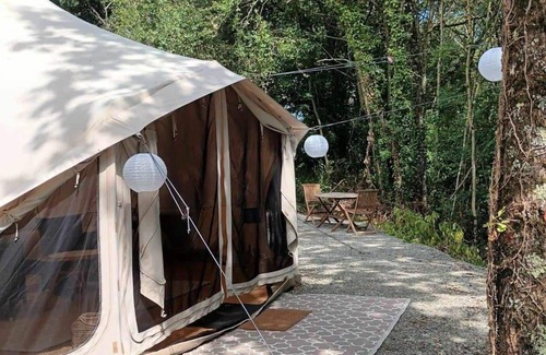Lacapelle-Pinet Cabin | Tente Glamping Dans le Calme, Avec Piscine, Salle de Bain et Cuisine