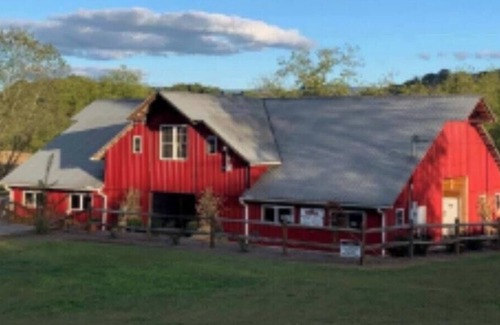 Blountville RV Rental | Tentrr Signature Site - The Dog House