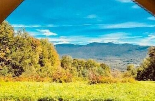 Waterbury RV Rental | Tentrr Signature Site - Rachel Lane Getaway