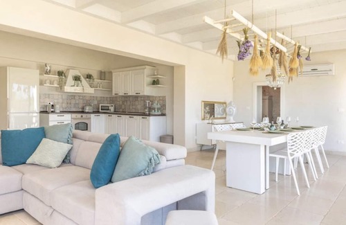 Ostuni Villa | TENUTA TRAGHETTO villa w saltwater heated pool