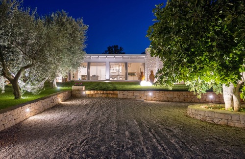 Ostuni Villa | TENUTA TRAGHETTO villa w saltwater heated pool