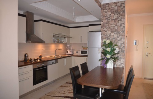 Mahmutlar Condo | Terra Desir 1+1 with Sea View