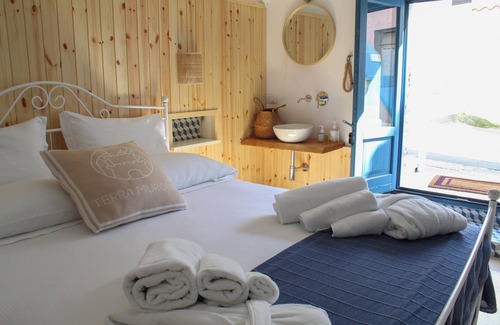 Castel Morrone Hotel | Terra Muronis