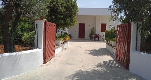 Casarano House | TERRA ROSSA casa di campagna con piscina 2 camere da letto, 4 pl, si animali da compagnia