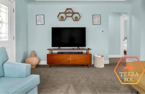 Grand Rapids House | Terra Sol ☀️ Bright Home Conveniently Located!