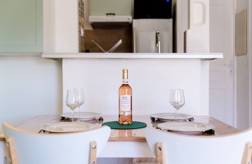 Grasse Apartment | Terrace apartment - Historic center - parking spaces