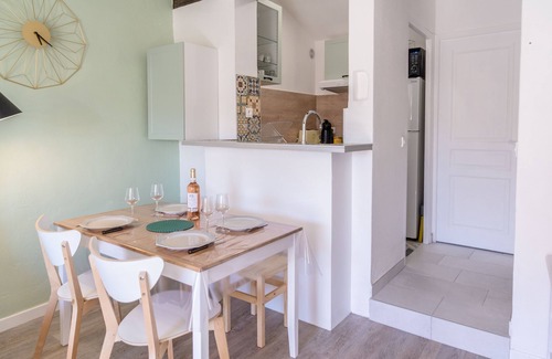 Grasse Apartment | Terrace apartment - Historic center - parking spaces