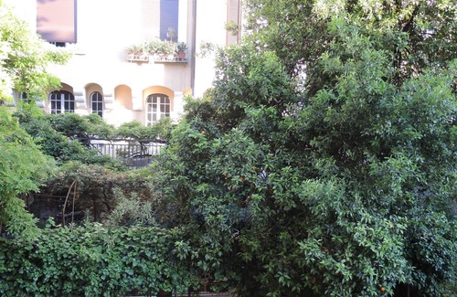 Repubblica Apartment | Terrace-Best Location-Casa Lux Colosseum, Sunny, Large 3bedroom Apt with AC