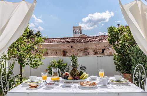 Kalsa Apartment | Terrace, charm and relax in the heart of La Kalsa by Wonderful Italy