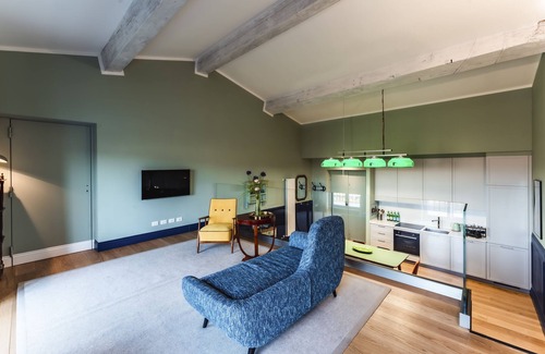 Santa Maria Novella Apartment | Terrace on Arno River in Florence