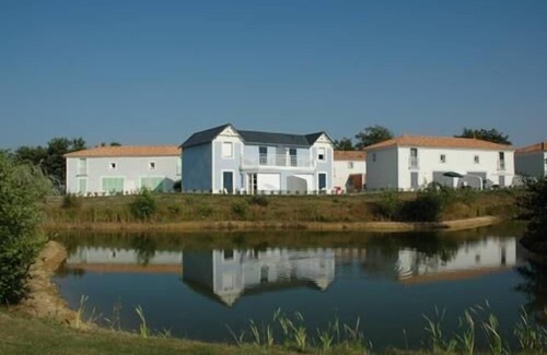L'Aiguillon-sur-Vie House | Terrace, parking, 56m², Saint Gilles Croix de Vie