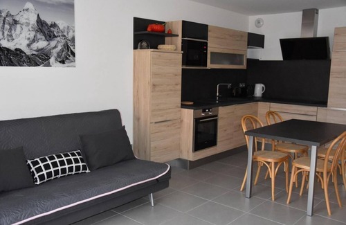Bozel Apartment | Terrace, parking, tv, 54m², Courchevel