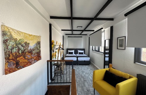 Fatih House | Terrace Suite with Sea View near Tram in Fatih