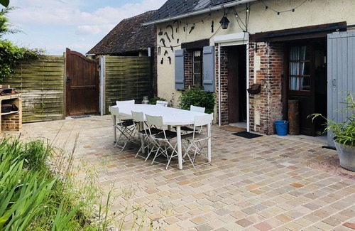 Trizay-les-Bonneval Cottage | Terraced house of 90 m², on one level, in an old bakery