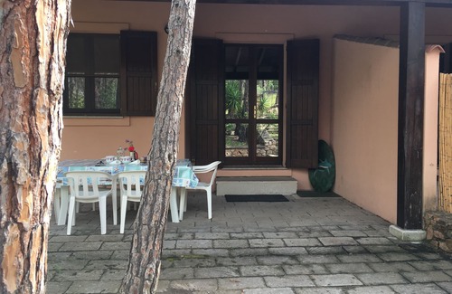 Santa Margherita di Pula House | Terraced house in the shade of pine trees 500 meters from the beach.