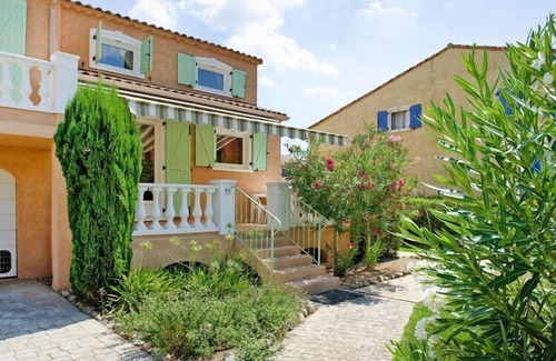 Vidauban House | Terraced House in Vidauban with Pool