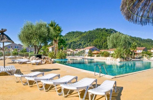 Vidauban House | Terraced House in Vidauban with Pool