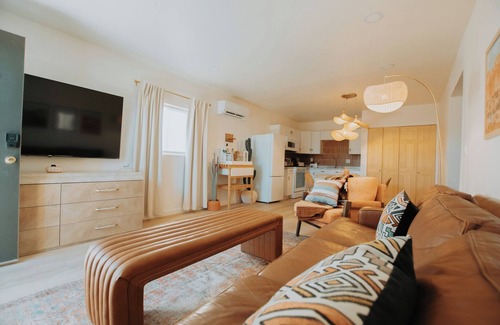 South Broadway Apartment | "Terracotta Suite" @ ArnoTriplex! Hot Tub+Pet Friendly!