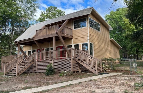 Negreet House | TerraLargo A Family Friendly Getaway Sleeps 10