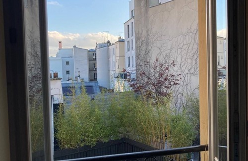 Charonne Apartment | Terrasse et Appartement Typiquement Parisien