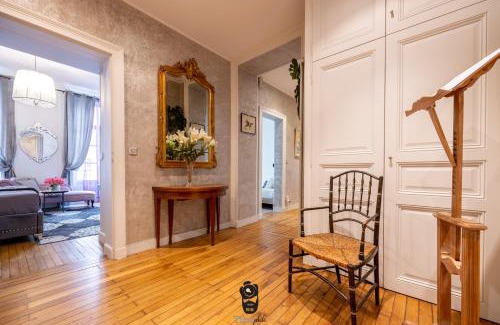 Nantes Centre Apartment | Terrasse Royale au Coeur de Nantes