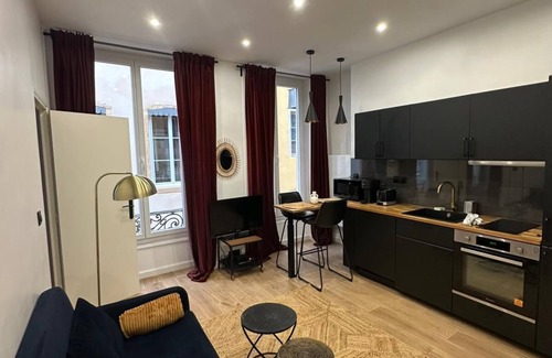1st Arrondissement Apartment | Terreaux, Apartment 37 m² Avec 1 Chambre, Rue Calme