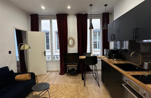 1st Arrondissement Apartment | Terreaux, Apartment 37 m² Avec 1 Chambre, Rue Calme