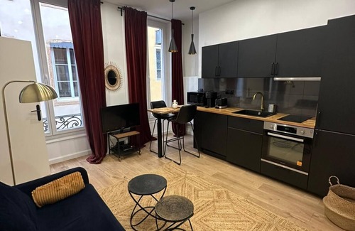 1st Arrondissement Apartment | Terreaux, Apartment 37 m² Avec 1 Chambre, Rue Calme