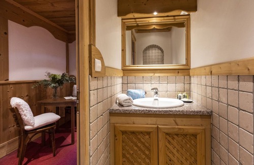 Courchevel Hotel | Terresens - Chalet Les Cascades
