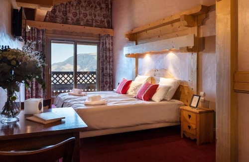 Courchevel Hotel | Terresens - Chalet Les Cascades