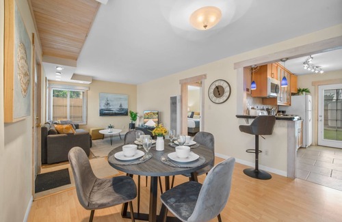 Imperial Beach House | Terrific 2-bedroom house with WiFi in Imperial Beach Large Yard pet ok