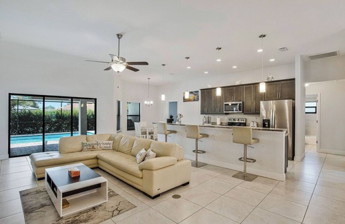 Cape Coral House | Terrific 4-bedroom house with heated pool in Cape Coral