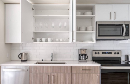Hayward Apartment | Terrific Hayward 1BR w/Pool & Fitness, near BART, by Blueground