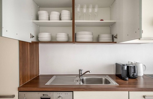 Weißgerber Apartment | Terrific Landstraße 2BR w/Elevator, nr Tram & Dining, by Blueground