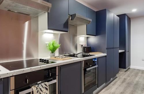 Leeds Apartment | Terry Frost Budget-Friendly Ensuite Room for Students Only