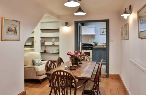 Tetbury House | Tetbury Town Centre Cotswold Cottage
