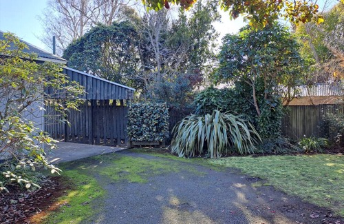 Wharewaka House | Teti Bach - Short stroll to Lakes edge