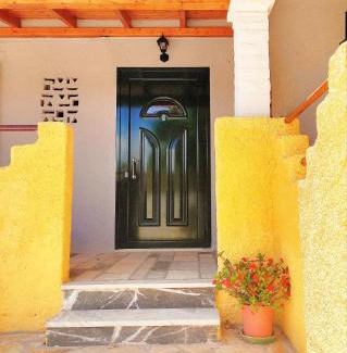 Agios Matthaios Apartment | TETRAKTYS ESTATE beachside ΥΔΩΡ with big garden