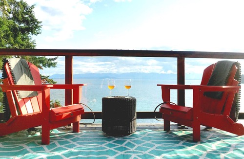 Gillies Bay Cottage | TEXADA'S Stunning Waterfront Cottage - The Beach House Texada!