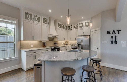Rowlett House | Texan Sunny Oasis, 5 BED, Private Pool, Hot tub