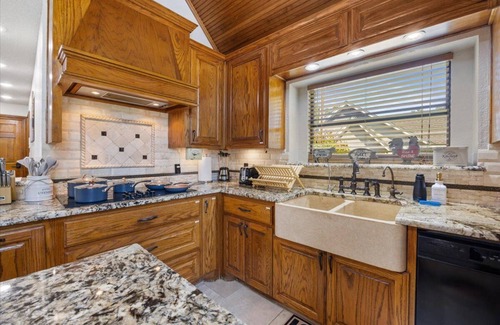 South Arlington House | Texas Country Oasis - Pool, Game Room & Near Stockyards & Arlington