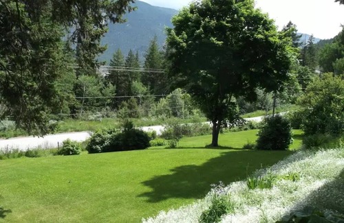 Lillooet Cabin | Texas Creek B&B