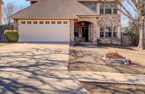 Universal City House | Texas Getaway ~ 17 Mi to Dtwn San Antonio!